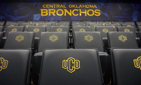 DarrionPerry03's tweet photo. After a great talk with @Coach_Curlee I am blessed to receive a pwo from @ucobronchofb thank you for this opportunity 🔵🟡 https://t.co/G0LHbFI7rM