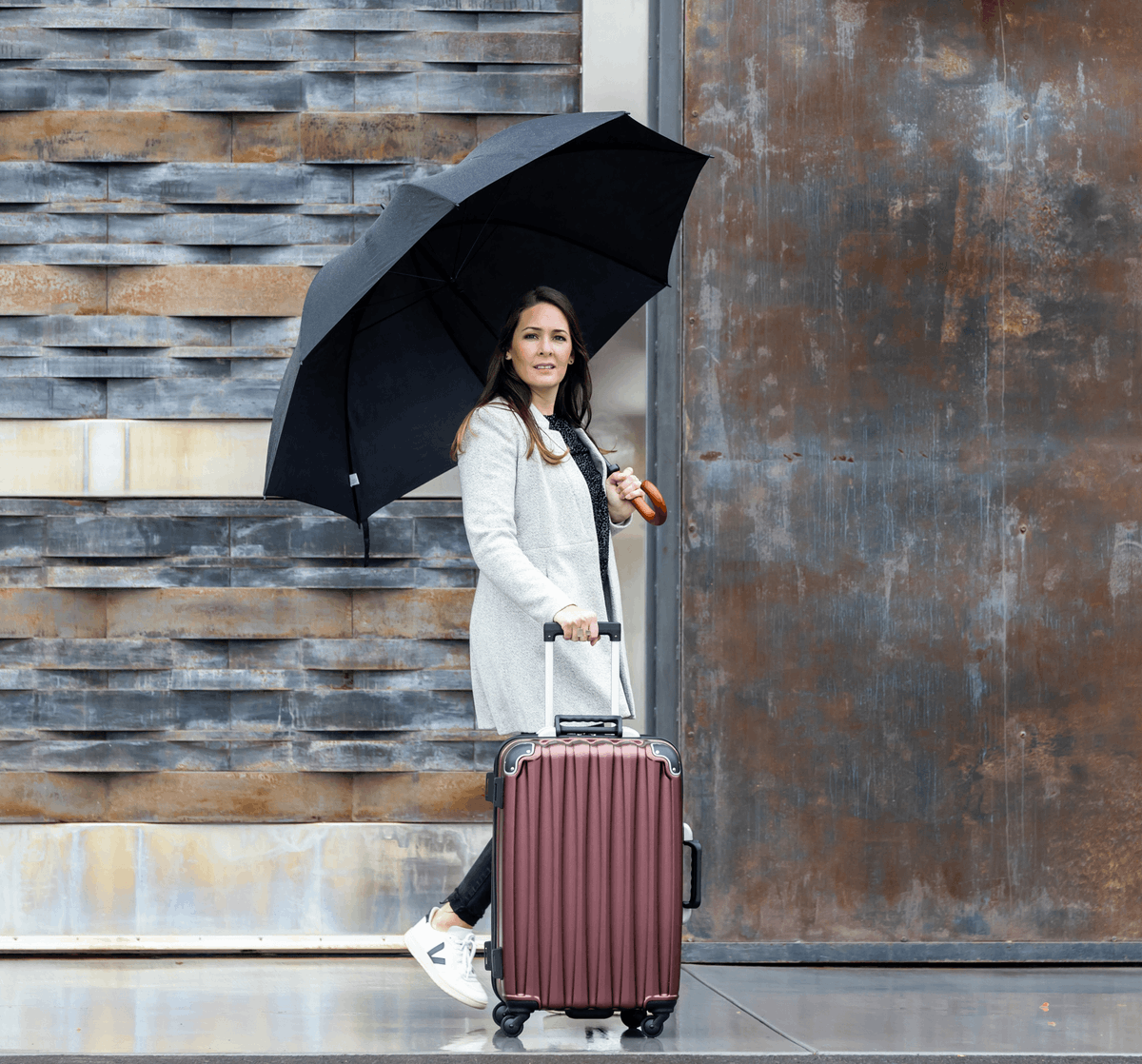 flywithwine's tweet photo. Did you know all of our suitcase models come in three colors? Here is a look at the Grande 12-Bottle option in Burgundy. 😍
#flywithwine #vingardevalise #winetravel #wine #winesuitcase #travel #winelovers #winecountry #carryon #winery #suitcase
https://t.co/4BNW8IPKnG https://t.co/LTffHhHxxa
