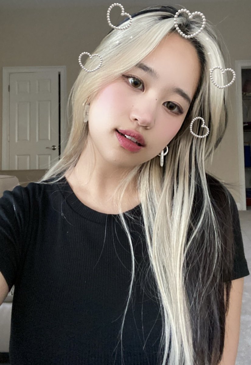 elly✧･ﾟ tweet media