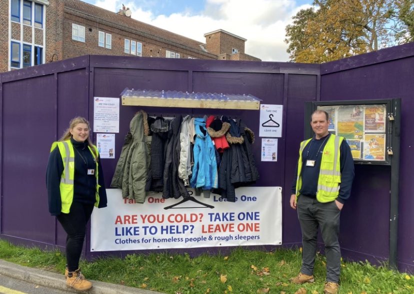 As freezing temperatures hit, why not drop off some warm clothes to your nearest #TakeOneLeaveOne rail OR set one up

Find a site
Put out a rail with clothes
Put up a sign👇

If your rail is exposed you could build a simple shelter

<a href="/TOLOBrighton/">TOLOBrighton</a> set up last week &amp; needs support