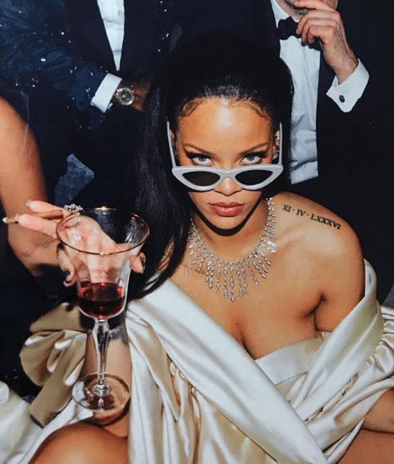 melxfresh's tweet photo. NO cheating your last saved celebrity pic is your therapist - so who is it? https://t.co/k42aiUUoyV