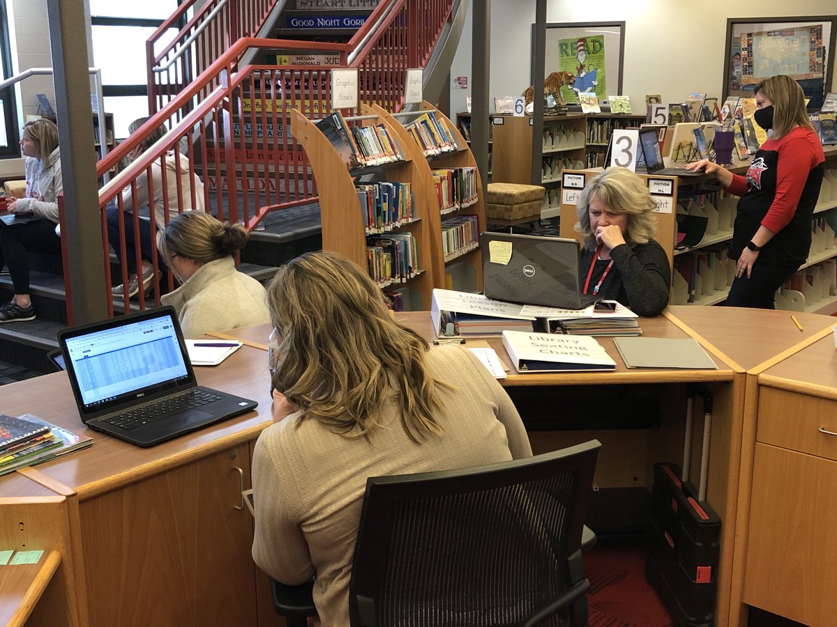 halleykimberly's tweet photo. ⁦@CESTigerPride⁩Teachers hard at work learning today at Professional Development day. Getting better every day! 🐾🐾 https://t.co/CBpluSl5Lb