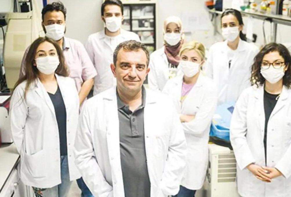 Yerli ve milli aşımız #TURKOVAC’ı geliştiren Prof. Dr. Aykut Özdarendeli ve ekibini cân-ı gönülden tebrik ediyorum. 
Yerli ve milli imkanlarla geliştirilen ve tüm insanlığa hizmet edecek olan #Turkovac aşısı hepimizin gururudur.
TURKOVAC milletimize ve bütün insanlığa şifa olsun.