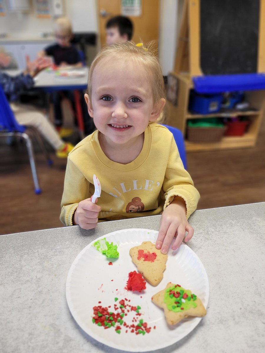 AMillerPedee's tweet photo. Only 6 more months until this beauty is 5, and 7 months until she starts KINDERGARTEN 😭! Excuse me while I cry for a minute 😥 https://t.co/oxKb0L4fD5