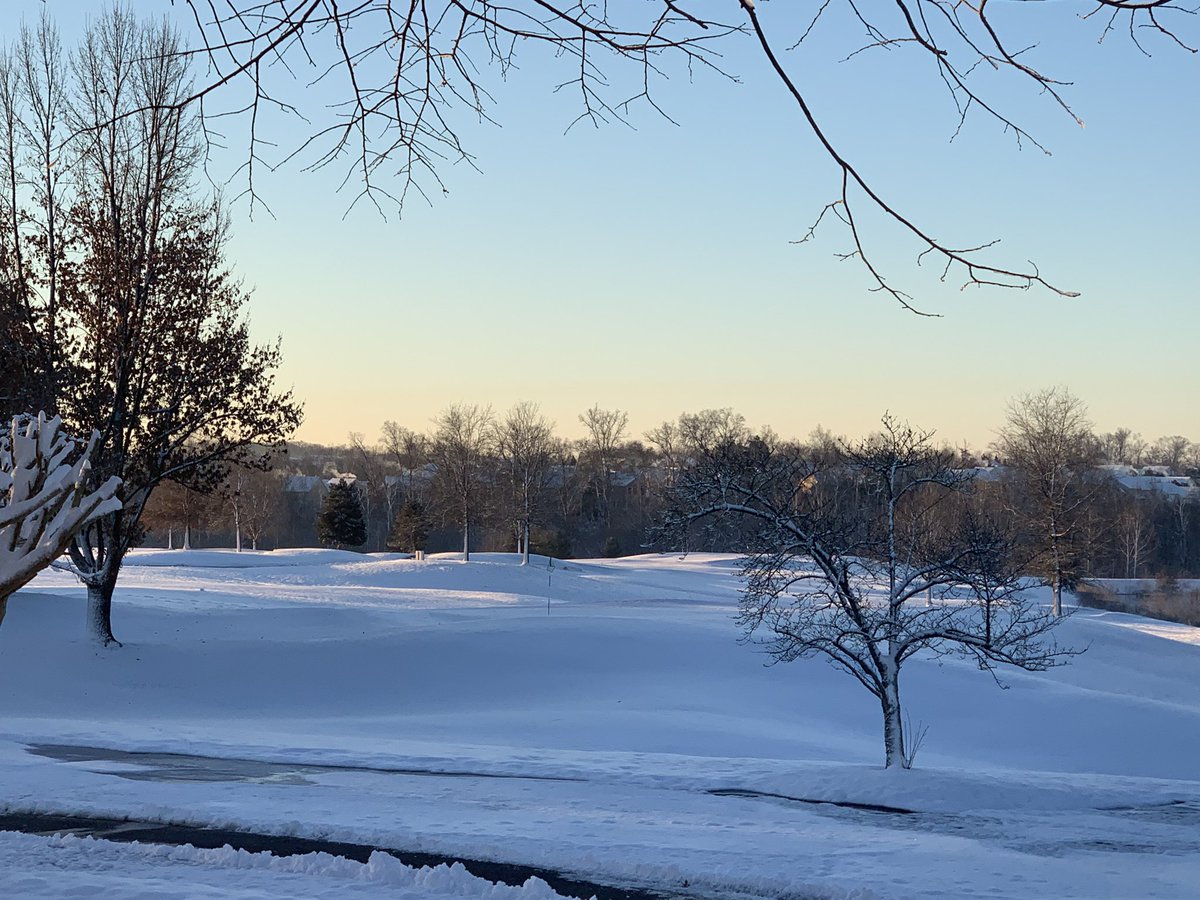 PCagronomy's tweet image. More snow in one day then all of last year. Will be closed till further notice. Check with golf shop