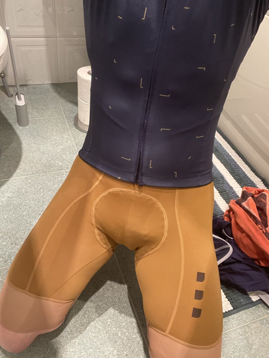 EdinLycra's tweet photo. Loving this suit 🥰 https://t.co/1XS3mGhCA6