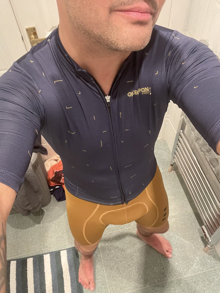 EdinLycra's tweet photo. Loving this suit 🥰 https://t.co/1XS3mGhCA6