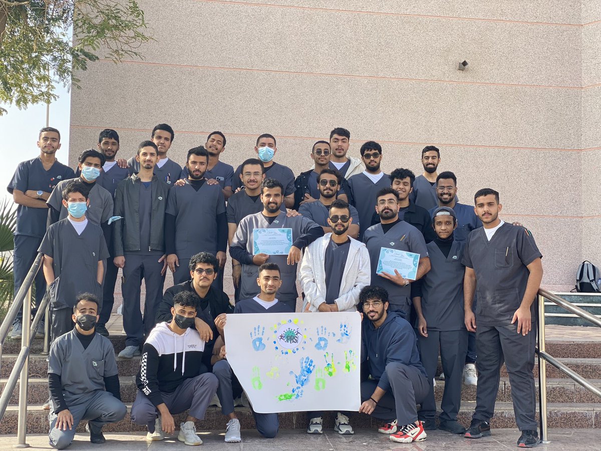 AbdullaFahri's tweet photo. متأخر ولكن!!.
مسك الختام ،يوم حافل اختبار حلو، طلاب حلوينن، دفعهه حلوهه، ذكرى حلوهه، برضوا اكل حلو ، انا لهم ممنون جميعا🤍🤍.
نهايةة سمستر ثقيل حلوهه✅.
#PH220 https://t.co/mSCuYdFQ0x