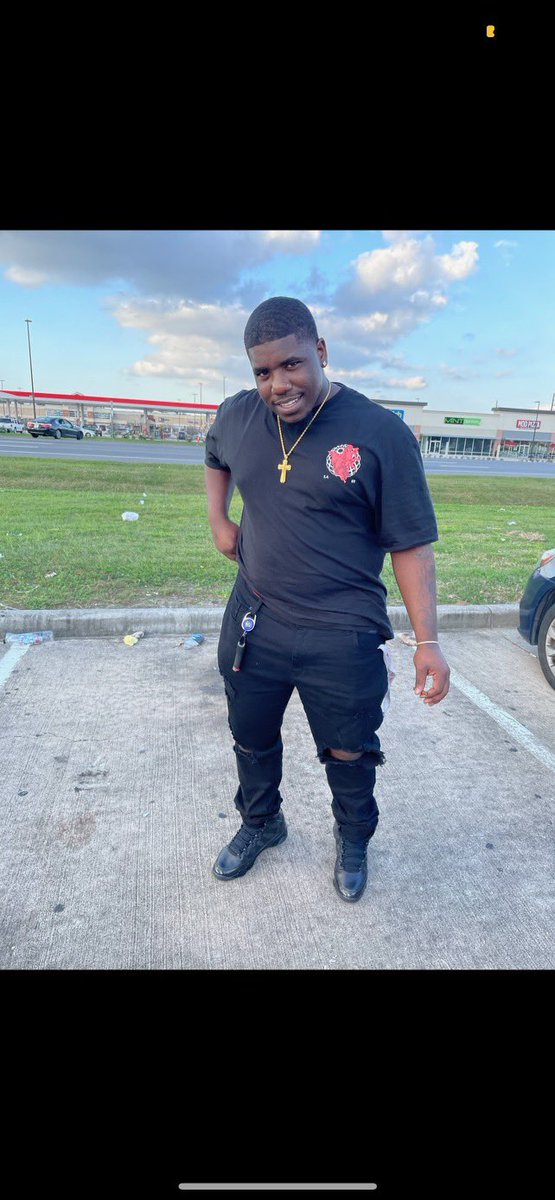 bigbenno's tweet photo. Looking at the man I’m becoming it’s getting scary🦍🙏🏾 https://t.co/rwQg3JFqsC