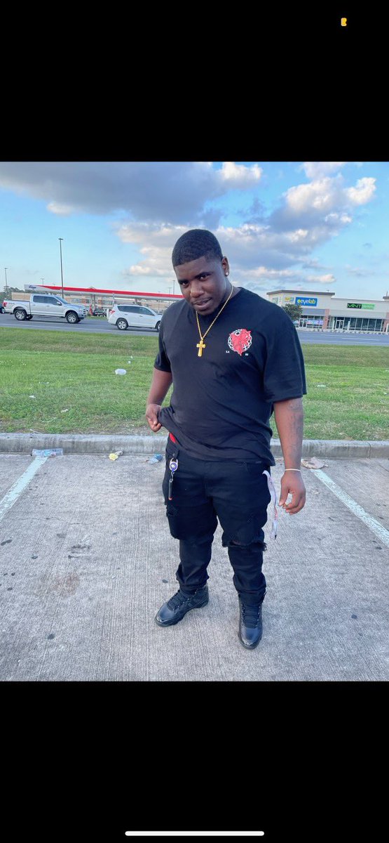 bigbenno's tweet photo. Looking at the man I’m becoming it’s getting scary🦍🙏🏾 https://t.co/rwQg3JFqsC