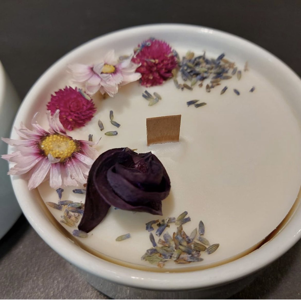 lettucebeegree's tweet photo. Weer nieuwe kaarsen op onze webshop😍😍😍 https://t.co/QDx7tpENoE.             #zerowaste #Vegan #Candles #Flowers #Flowers #Beautiful #veganhour #Website #shopping https://t.co/7UdJ3Xr6Oq