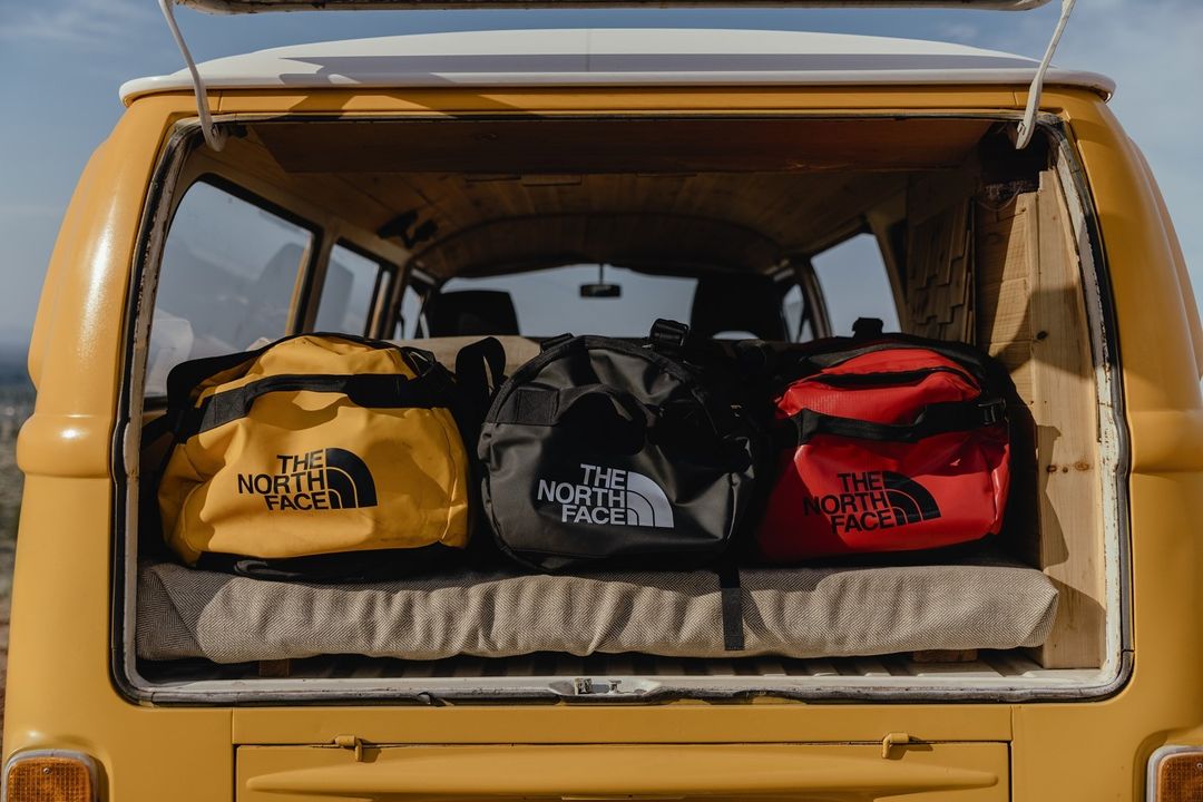 TheNorthFaceArg's tweet photo. Llena esos #Duffels con todo lo positivo que querés lograr en este 2022. ¡Contános en comentarios! https://t.co/forQ2WyWfb