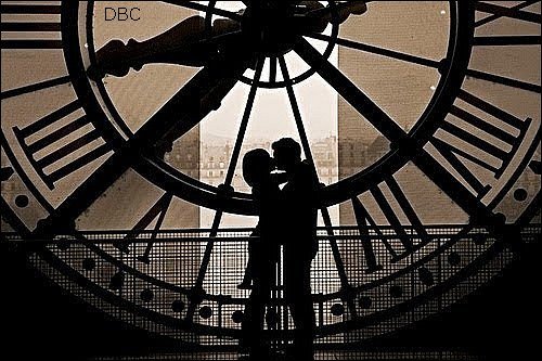 ThierryEnLibRT's tweet photo. L'horloge de l'amour est étrange : les minutes valent des heures, les heures sont sans fin, et les secondes n'existent pas.
𝑇 𝑒𝑛~𝐿~ https://t.co/qHvuj2aZdX
