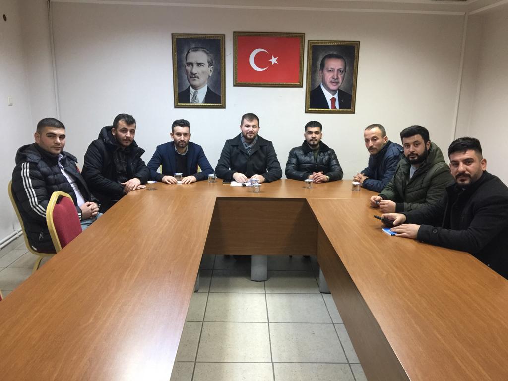 📍Gençlik Kolları İlçe Koordinatörleri Toplantısı 
🕚22:50

Cumhurbaşkanımızın Karaman Programı öncesi İlçe Koordinatörlerimizle son toplantımızı gerçekleştirdik.

✅Ermenek
✅Başyayla
✅Sarıveliler
✅Ayrancı
✅Kazımkarabekir

Gençlik Cumhurbaşkanımızı coşkuyla karşılamaya hazır.