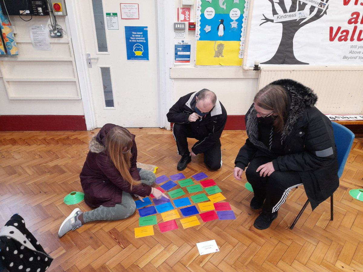 DawkosKatie's tweet photo. Good morning, teachers from @claybrooke_sch and @Dunton_school exploring the #RealPE approach, starting their @Create_Dev journey - exciting times ahead 👏 https://t.co/Kr6IKlrWWO