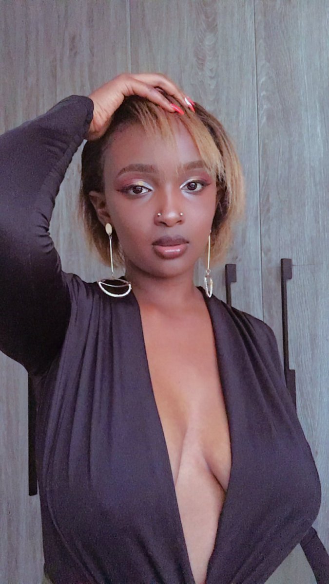 iamnjokiKC's tweet photo. Unaona kabisa am fighting poverty but you still want me to fight for your love?!
#bodyshamingisforlosers https://t.co/EcFaoKbsSF