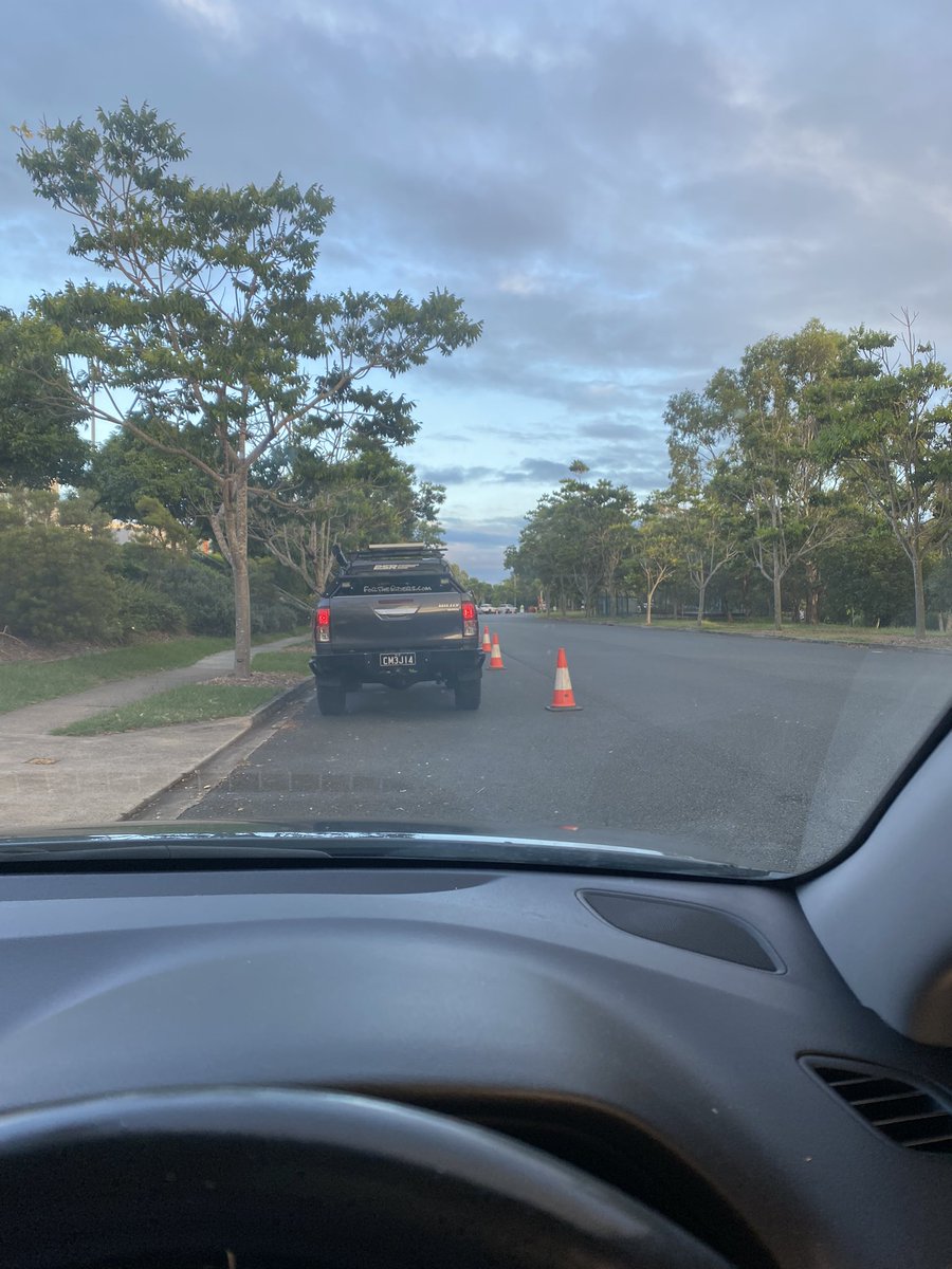 KateLJones7's tweet photo. Got to Murarrie Covid testing clinic at 4:30am and was 700metres from front of the queue. Getting closer now. Seems to have opened earlier than the 7am stated opening time? https://t.co/in0PslFil7