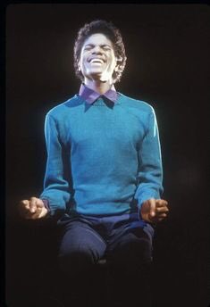 MJCloseUp's tweet photo. #MichaelJackson https://t.co/jwBtXzcjAi