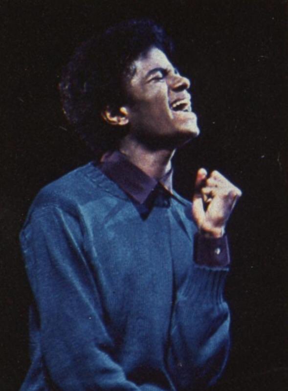 MJCloseUp's tweet photo. #MichaelJackson https://t.co/jwBtXzcjAi