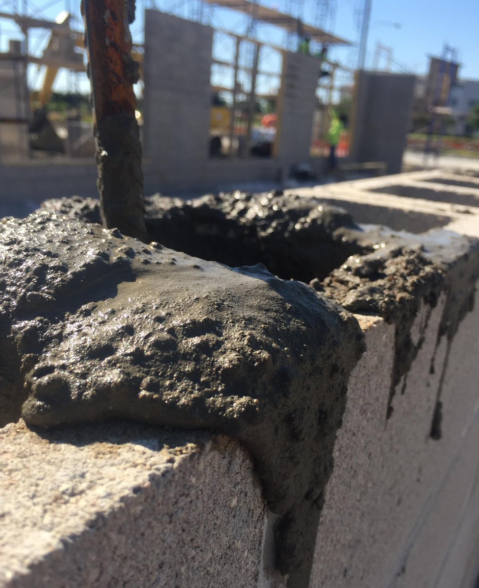 Let's get down to the nitty-gritty: WHY own an NFT? 🚧
NFTs are designed to give you something that can’t be copied: Ownership. 👷To put it in terms of art collecting: anyone can buy a print - only one person can own the original!
.
.
#NFTs #ETH #crypto #masonry #bricklayer