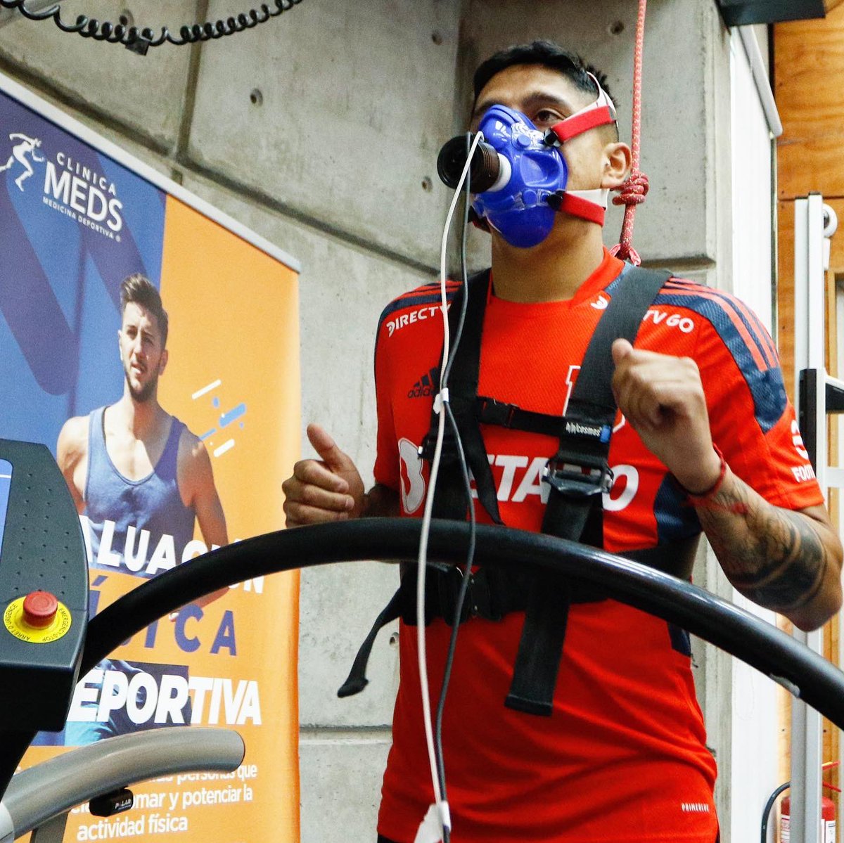 udechile's tweet photo. 📸 Segunda jornada de evaluaciones físicas en @clinicaMEDS 📈
Mañana vuelve a rodar la pelotita ⚽️

#VamosLaU 🤘 https://t.co/0Jpvxc9sav