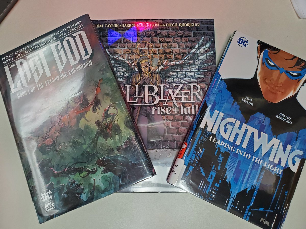 Knightwing_J's tweet image. Second day back at work after a couple week vacation around the holidays. Returning to a new shipment of books, including these gems made coming back a whole lot easier! #greatcomics #newlibrarybooks #ilovemyjob @PhillipKJohnson @TomTaylorMade