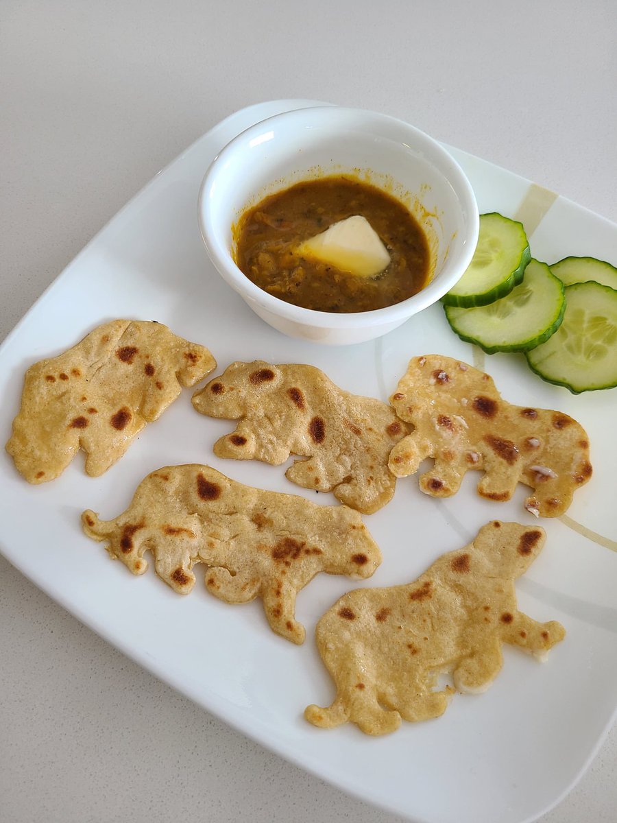 AlmightyJattt's tweet photo. My friends older sister makes animal shaped rotiyan for her sons..... I’m very impressed @rockygill_ https://t.co/4WKv1bWWR6