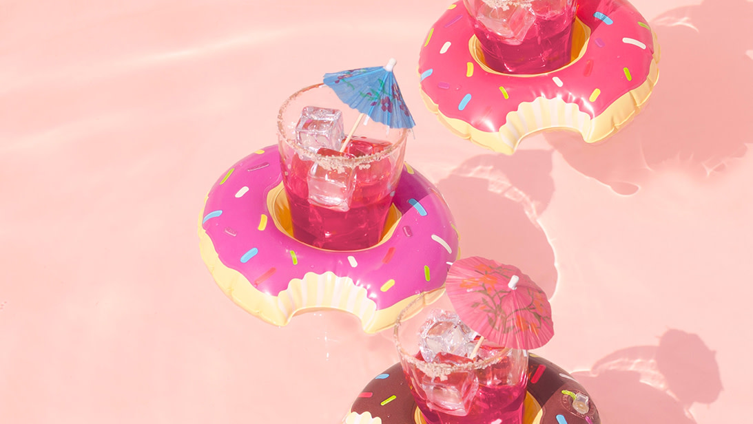 Recipe time! Cool off with an infused strawberry lemonade recipe from House of Saka. Recipe by <a href="/theherbsomm/">Jamie Evans</a> 🍓
getsava.com/blogs/strawber…