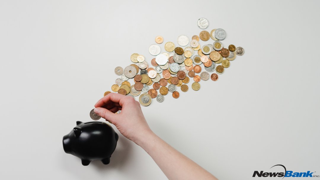 Clinton_Pub_Lib's tweet photo. January is #FinancialWellnessMonth. Here are some tips to help teach your children about saving money and spending responsibly: https://t.co/SYTcDczOKj @NewsBank #NewsBank https://t.co/k2WS0gprX5