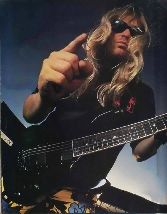 puhinnalle_'s tweet photo. Jeff Hanneman, SLAYER https://t.co/Kq1C8FJliR