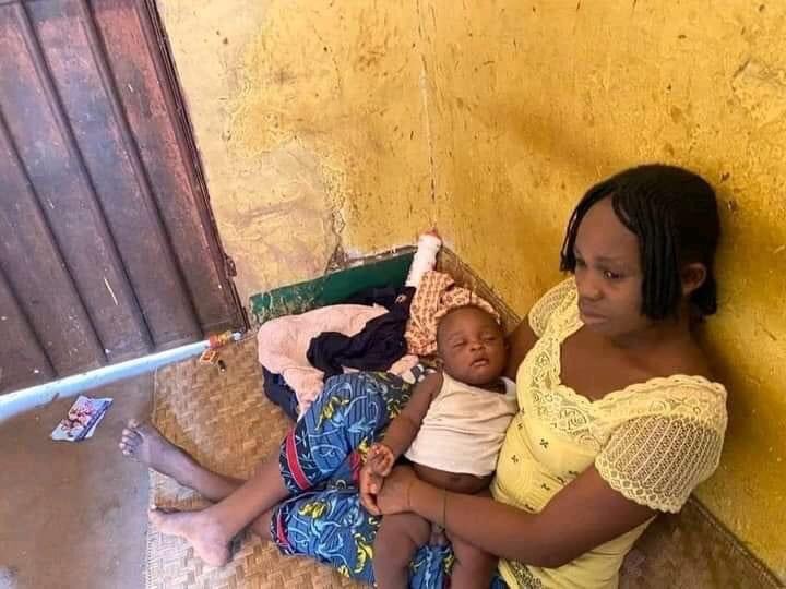 JeanLucMaroy4's tweet photo. Elle s'appelle Sarah Akelay, cette jeune dame totalise 4 mois dans la prison de Angenga à Gemena sans être jugé. Le motif de son arrestation est une bagarre avec sa rivale. Elle est en prison avec son bébé de 4 mois. Nous demandons sa relaxation. Elle a fait 3 mois en prison déjà https://t.co/yZMYG1I5Re