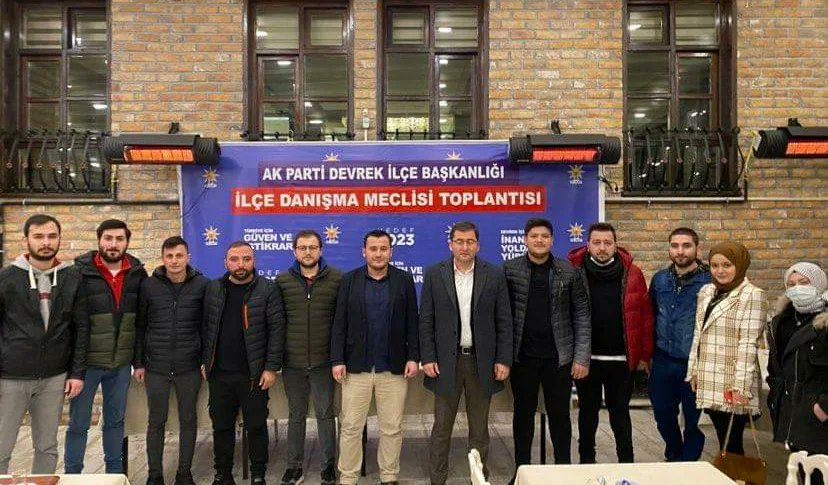 akgencdevrek's tweet photo. İl Başkan Vekilimiz Ömer Gülay,İlçe Başkanımız ve Yönetimi,Gençlik Kolları Başkanımız Serdar Davulcu ve Yönetimimiz,Kadın Kolları Başkanımız ve Yönetimi,Çaydeğirmeni Belediye Başkanımız Satılmış Gebeş,İl Genel veBelediye Meclis Üyelerimiz ile danışmatoplantımızı gerçekleştirdik. https://t.co/npPWevQjq0