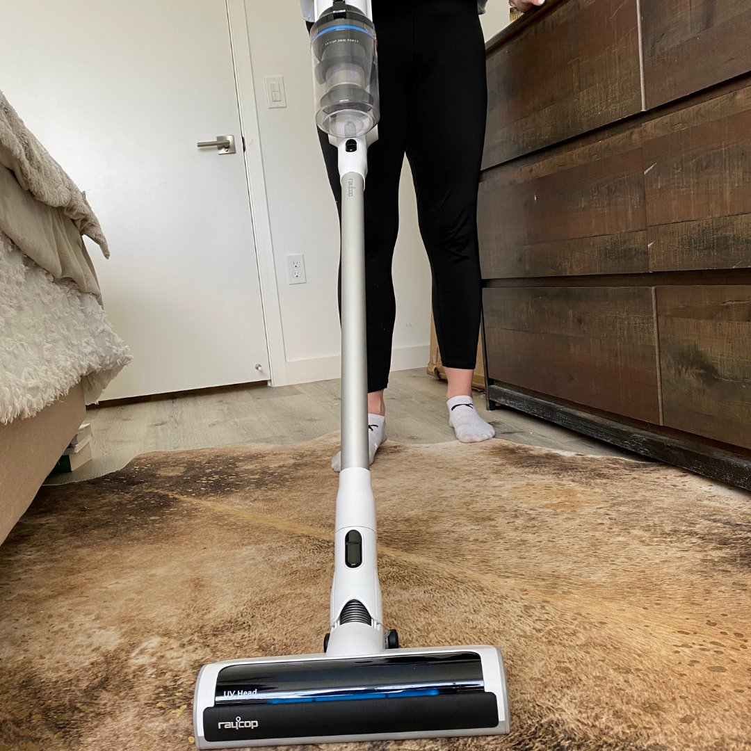RAYCOP_USA's tweet photo. The Dual Motor Brush Head on the Omni Power UV+ uses two digitally controlled motor brushes to rotate at different speeds for the best cleaning experience.
#cleannow #raycop #cleaninghack
https://t.co/RamsJ3Wu2Z https://t.co/0eHA7YNfT4