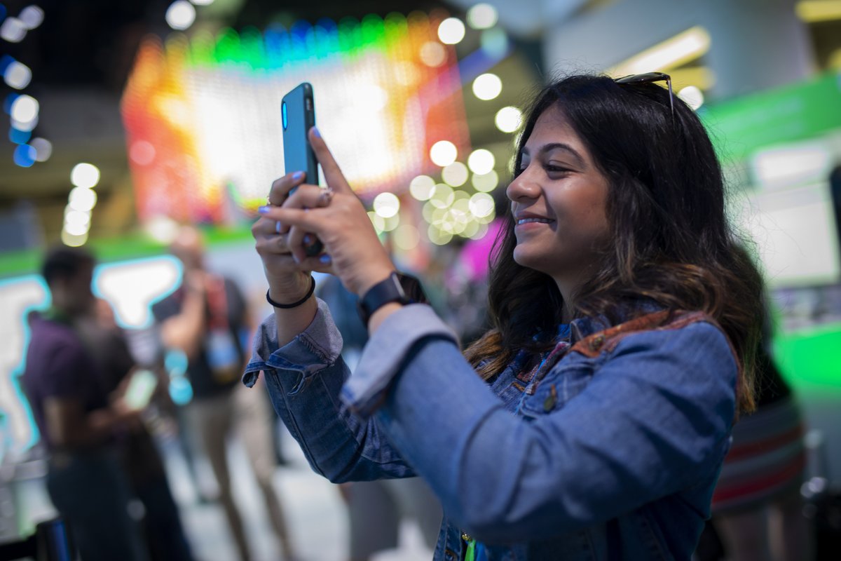 chrisferrisuk's tweet photo. You’re invited! ✉️

Who: #CiscoLive 
What: Cisco Live 2022
When: June 12-16
Where: Las Vegas, NV
Why: To bring all tech innovators together!
Sign up now to know when registration opens: 
https://t.co/0ZMTQDiQnK https://t.co/RboBuXB5wT