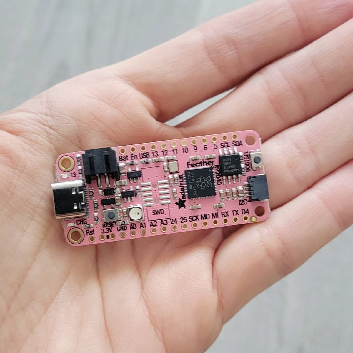 AnoukWipprecht's tweet photo. Pink Feather by @adafruit just arrived - such a cute one!... https://t.co/YeHQd5KvMg 💗💗💗 (and great style enveloppe) 

#Adafruit #Dev #DevBoards #DevelopmentBoards #Feather #PinkFeather #Python #CircuitPython #RP2040 #LimorFried https://t.co/bz6OWnKXXN