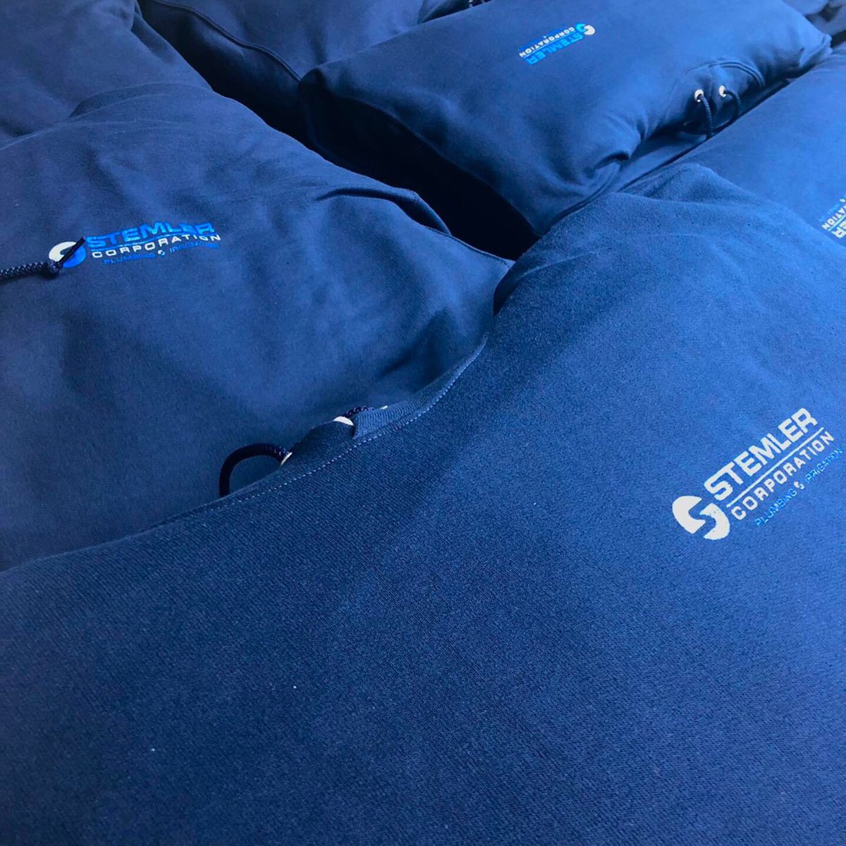 SampanPrint's tweet photo. Welcome your workforce to 2022 with warm custom hoodies from Sampan Screen Print. #hoodies #winter #2022 https://t.co/o553i42I3e