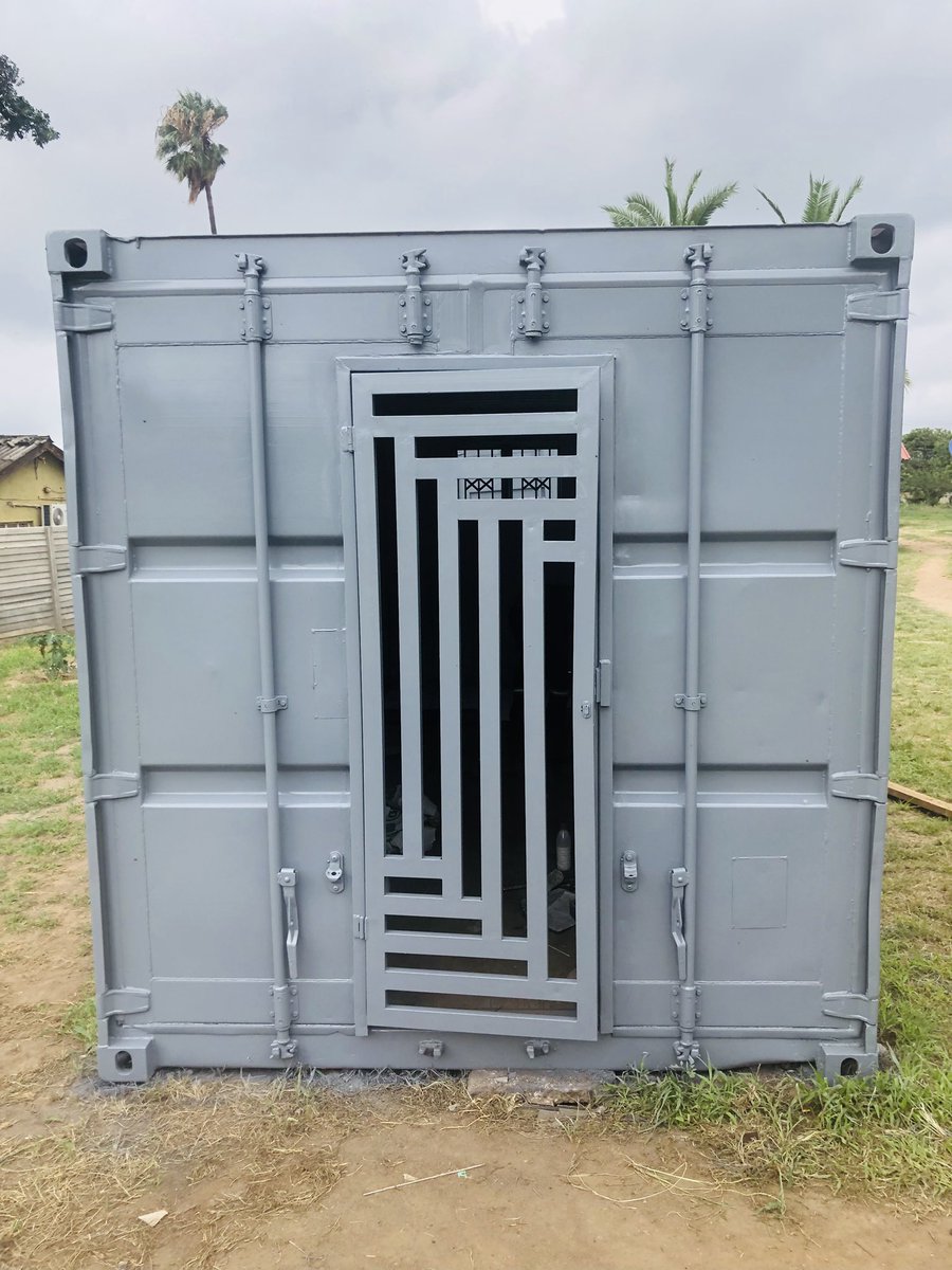 Kurazcontainer1's tweet photo. Any design we can. Modern High security screen. https://t.co/UCD6tUi19N
