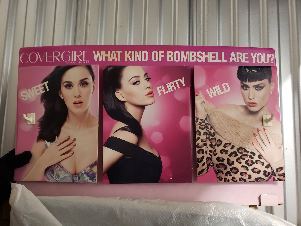 AngelTheKatyCat's tweet photo. 💟#KATYCATS💟
Any of you interested in these beautiful Katy Displays?❤😼😸😺😻💕 @katyperry #COVERGIRL https://t.co/b4L6ZMQoFa