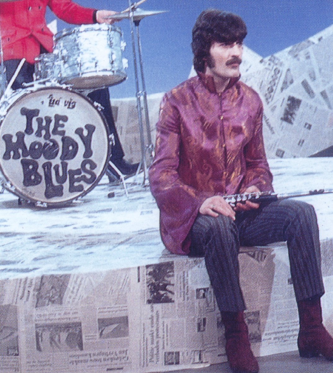 davehill_56's tweet photo. THE MOODY BLUES - FLOATING - #RIPRayThomas. https://t.co/GlqlSNcOjT via @YouTube https://t.co/R50af1FB1r