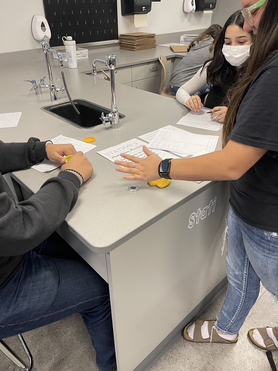 Kim S⌬ares tweet media