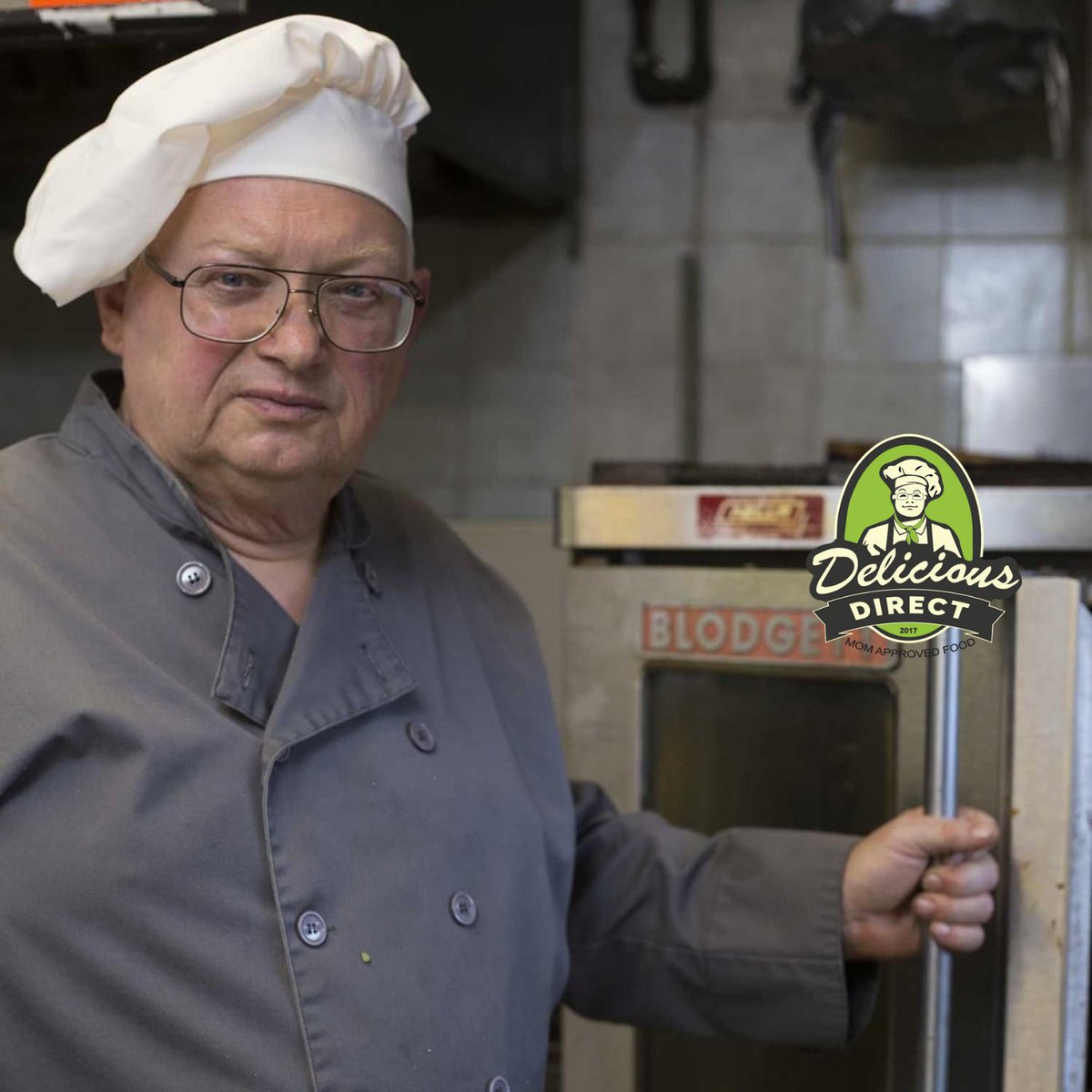 thebetterfoodco's tweet photo. Chef Dan Baker from @MomApprovedFood will be preparing a Black Bean Loaf for our January 2022 Meal!

It'll be created with ingredients from @HOPEHouseGuelph's farm and local Ontario growers.

Visit https://t.co/ZrkCFcwRCb to support our community food work!

#guelph #guelphfood https://t.co/PjkDazznnA