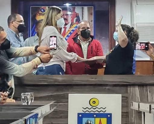 GuayanaEsMujer's tweet photo. #4Ene Nueva Junta Directiva del Consejo Municipal Bolivariano de Caroní, periodo 2022.

✅ Presidenta @MilagrosJ_Psuv 
✅ Vicepresidenta Mayurvis Alcalá
✅ Secretario Jesús Vásquez

#ForjadoresDePatria 
#VamosCiudadGuayana https://t.co/gDDu6FRbjR