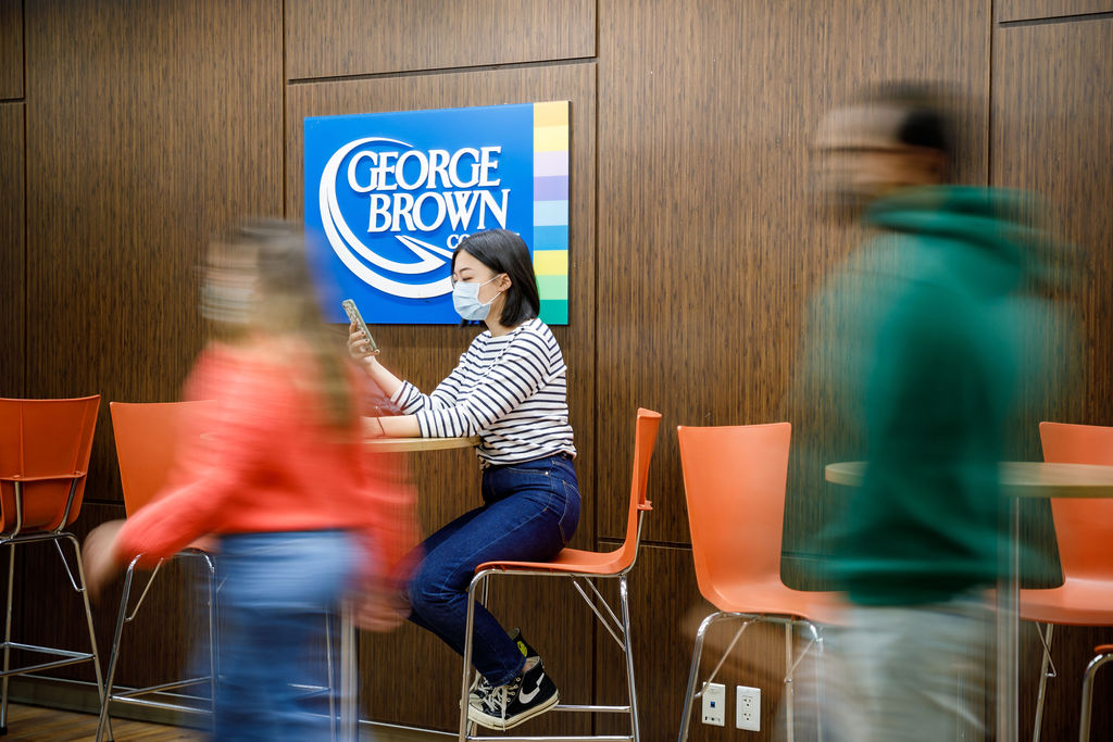 GBPolytech's tweet photo. We're back &amp; ready for 2022 at GBC❄️🎉! Student services &amp; supports are available online to get you ready for the start of the semester.
New students, don't forget to register for your online program orientation. Find all the info 👉https://t.co/cVk48yb0BZ #MyGBC https://t.co/297xyQTu75