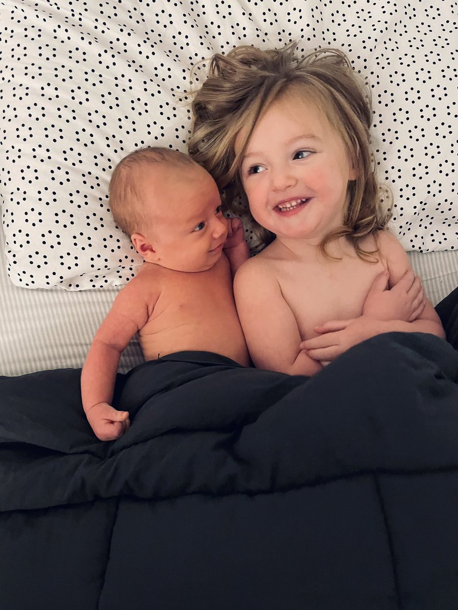 matisomiller's tweet photo. This sweet girl is the best big sister 🥺 https://t.co/eLwjGfeCOT