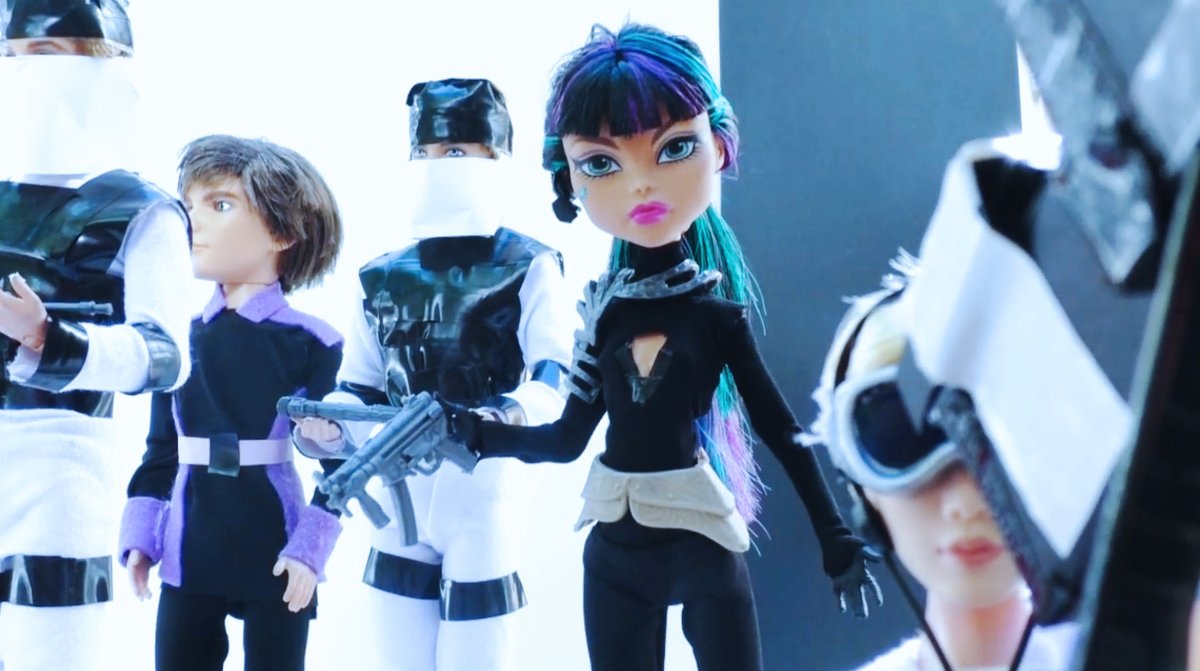 ▬ "It's no battle, you blithering idiot."

♾ Watch our animated web series PROJECT INFINITY: youtube.com/playlist?list=… #animation #scifi #monsterhigh #voiceacting