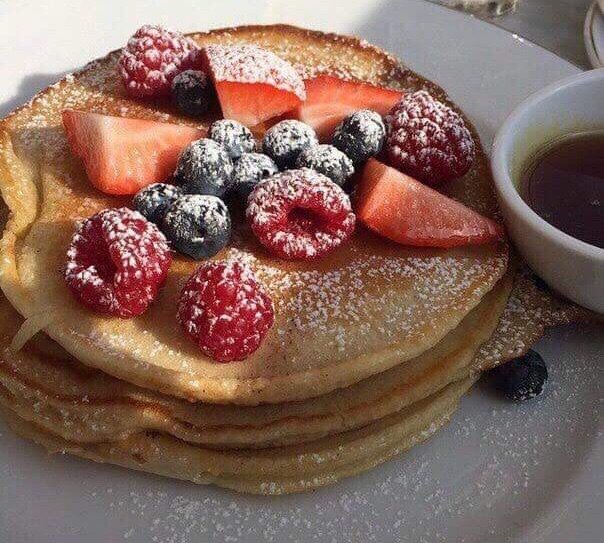 NeoCityTakeout's tweet photo. 🔔Hi @roseyongie,

We hope you enjoy this delight delivered by Taeyong especially for you 🧁

Sender: Your girlfriend 
Side note: Hi hi babe. Hope you enjoy these virtual pancakes. Lets eat breakfast together one day instead ❤️

Enjoy 🥠 https://t.co/2DGc15djn2