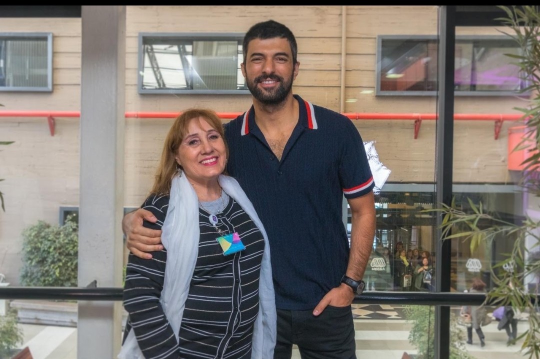 veromirator4's tweet photo. @RozwMarina @mahta_52 @_denizsever Engin es un ser único y especial...solo hay que tenerlo Serca comunicarse unos momentos y lo compruebas.. https://t.co/BSyS5g8eM5