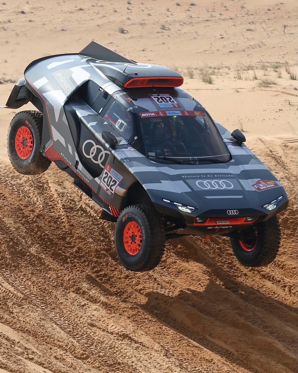 Carlos Sainz tweet media