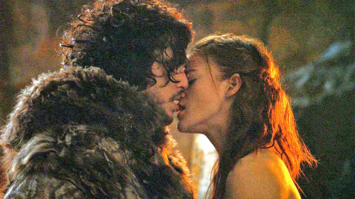 игритт и джон сноу в пещере. игра престолов сцена с игритт. игра престолов сцена с игритт. джон сноу и ингрид. джон и игритт в пещере.