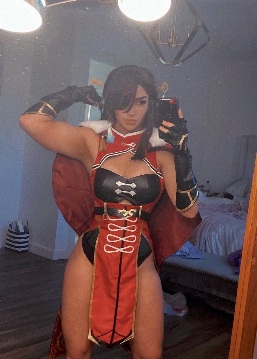Cosplay X Anime tweet media